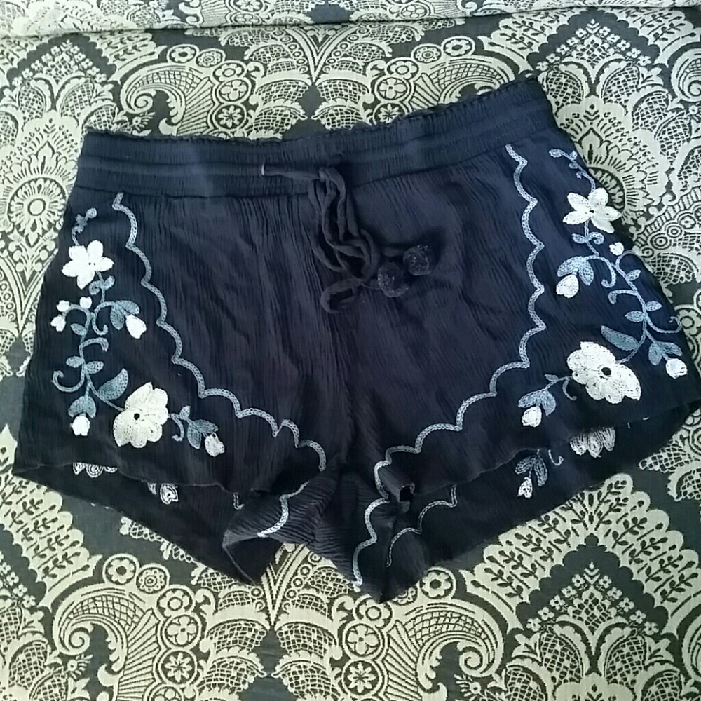 Embroidered shorts